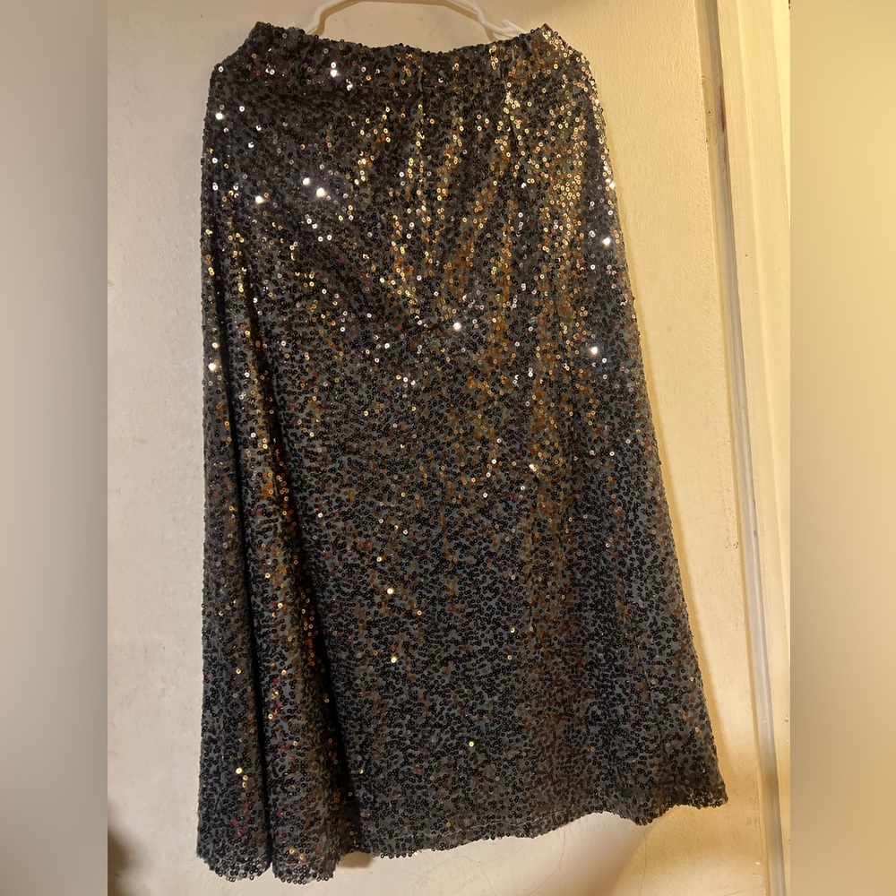New MOSSIMO sparkling skirt